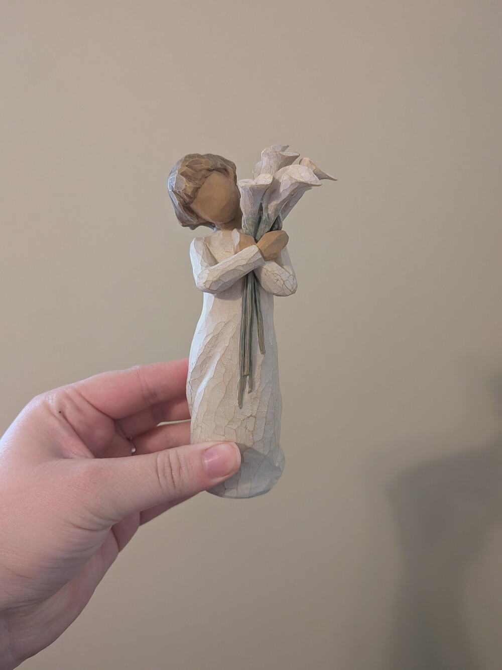 Willow Tree Beauitful Wishes Girl Holding Flowers By Susan Lordi Figurine